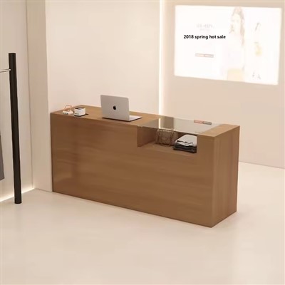Ergonomisks kases galds