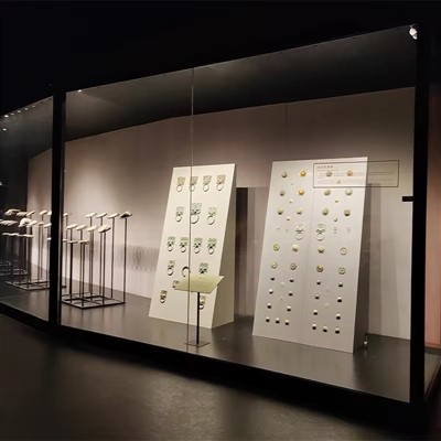 Miniatūra muzeja vitrīnas skapis