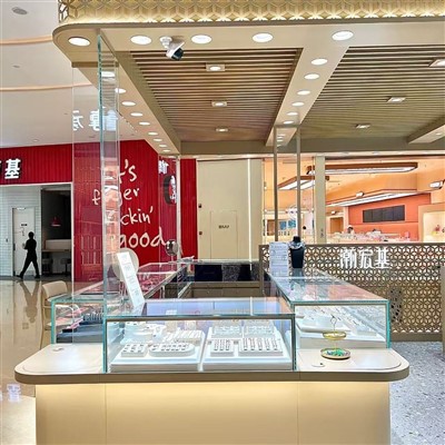 Pulksteņu un juvelierizstrādājumu mēbeļu tirdzniecības centra kiosks
